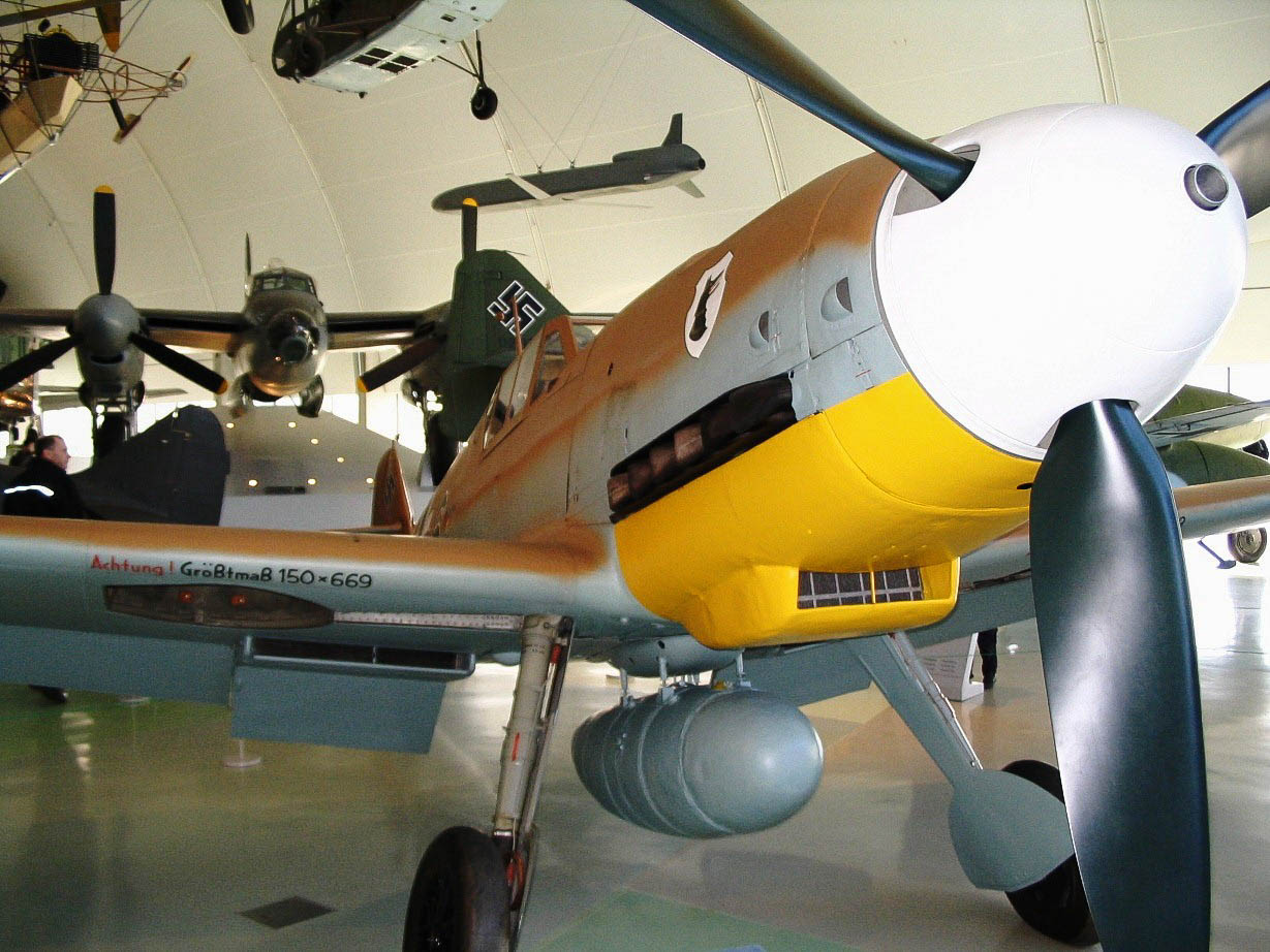 Military - Fighter - Bf 109G-2 Trop - 2005 01 - RAF Museum London - 02